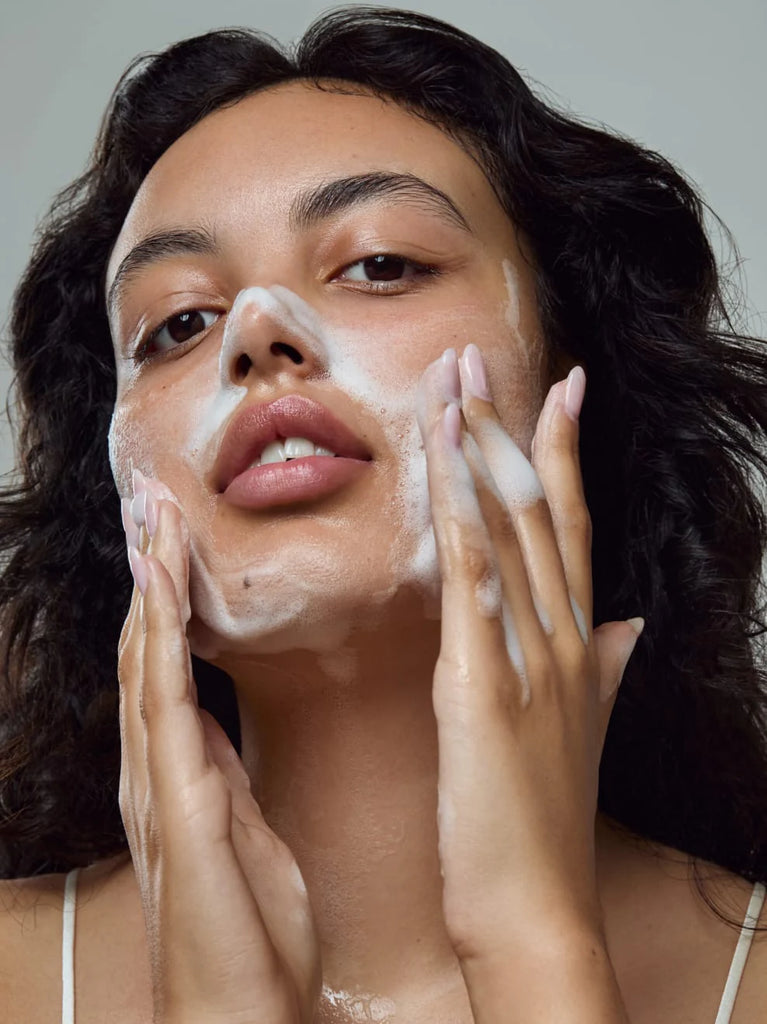 UND GRETELL SCHUM Foam Cleanser