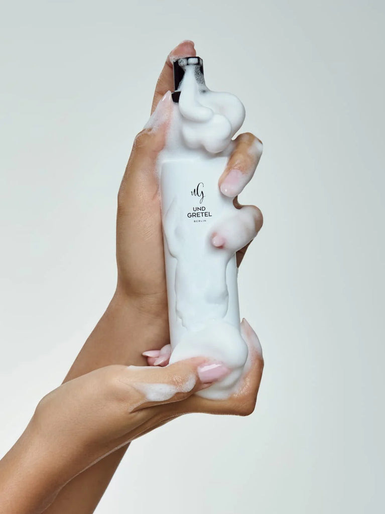 UND GRETELL SCHUM Foam Cleanser