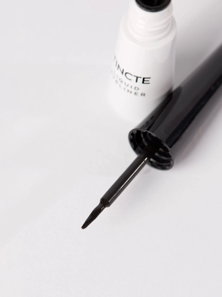 UND GRETEL TINCTE LIQUID EYELINER