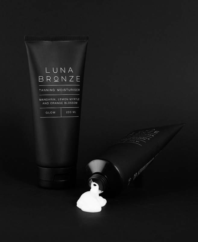 LUNA BRONZE GLOW Gradual Tanning Moisturizer