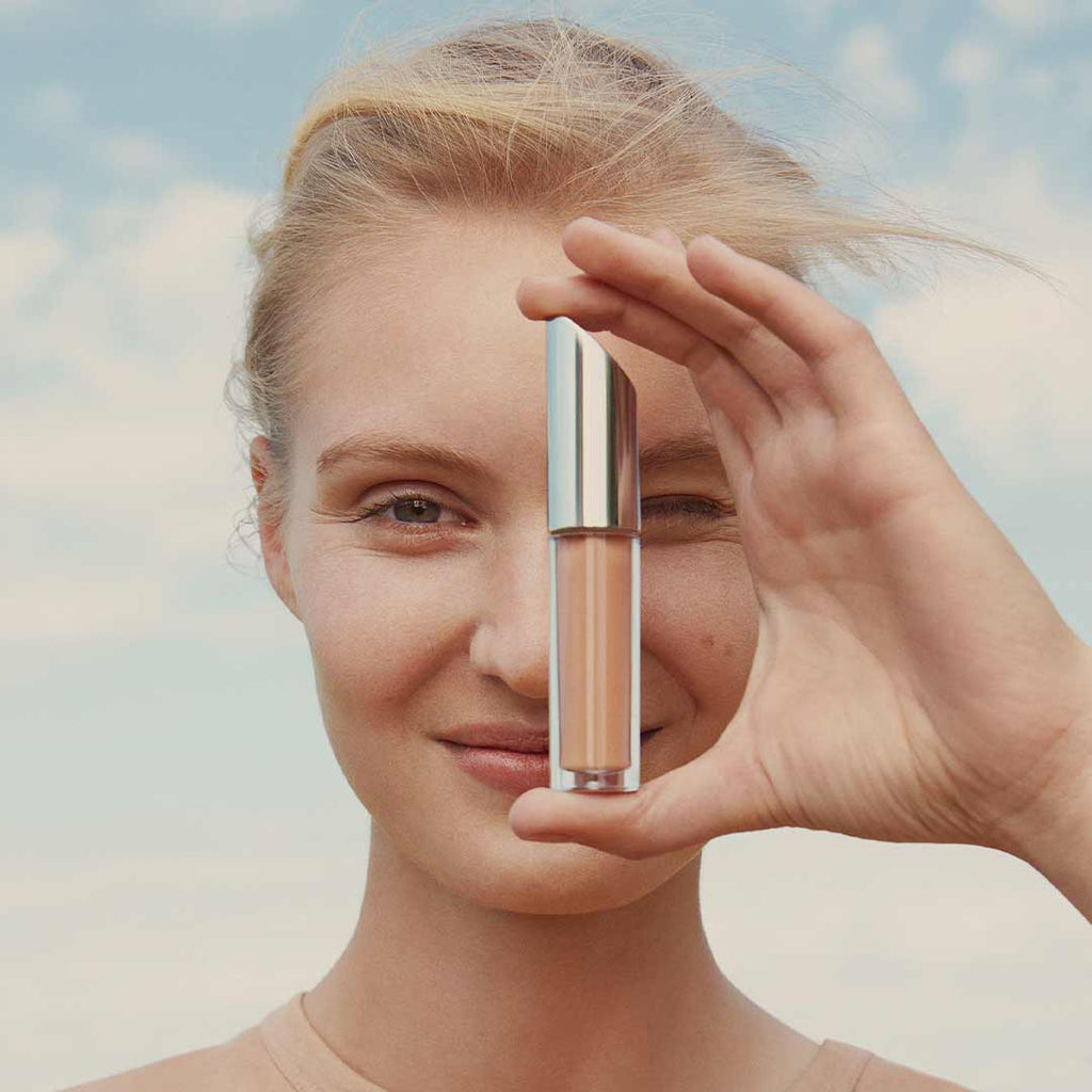 KJAER WEIS Invisible Finish Concealer